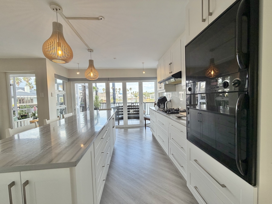 6 Bedroom Property for Sale in Marina Martinique Eastern Cape